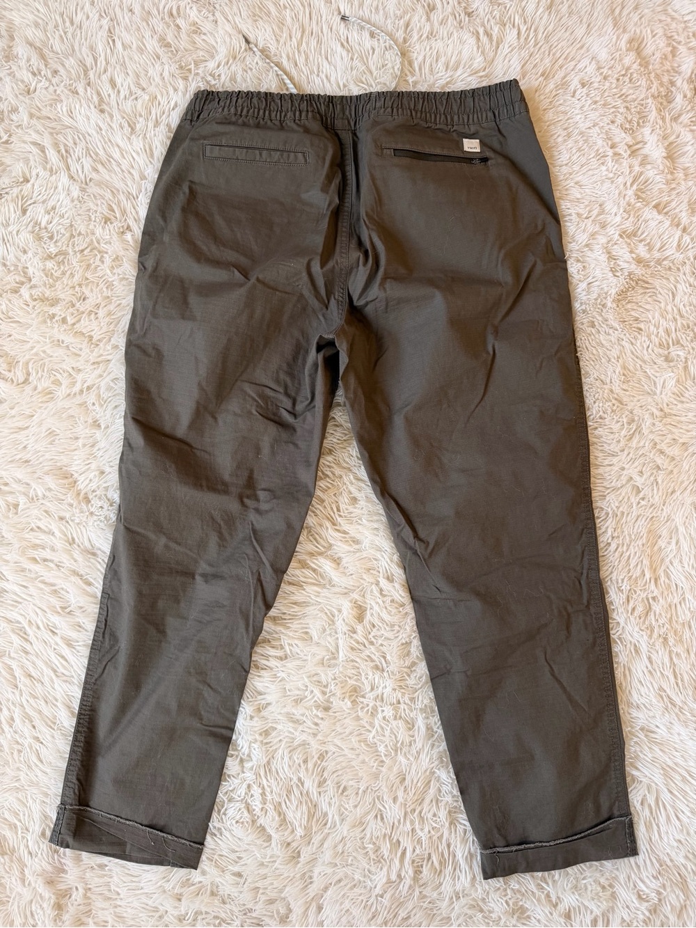 Vuori Olive Drawstring Joggers with Cuffed Hem - Picture 8 of 9